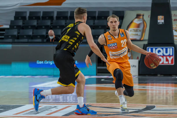 场比赛中通 场比赛中通